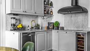 Кухонная отделка мрамором Bianco Carrara