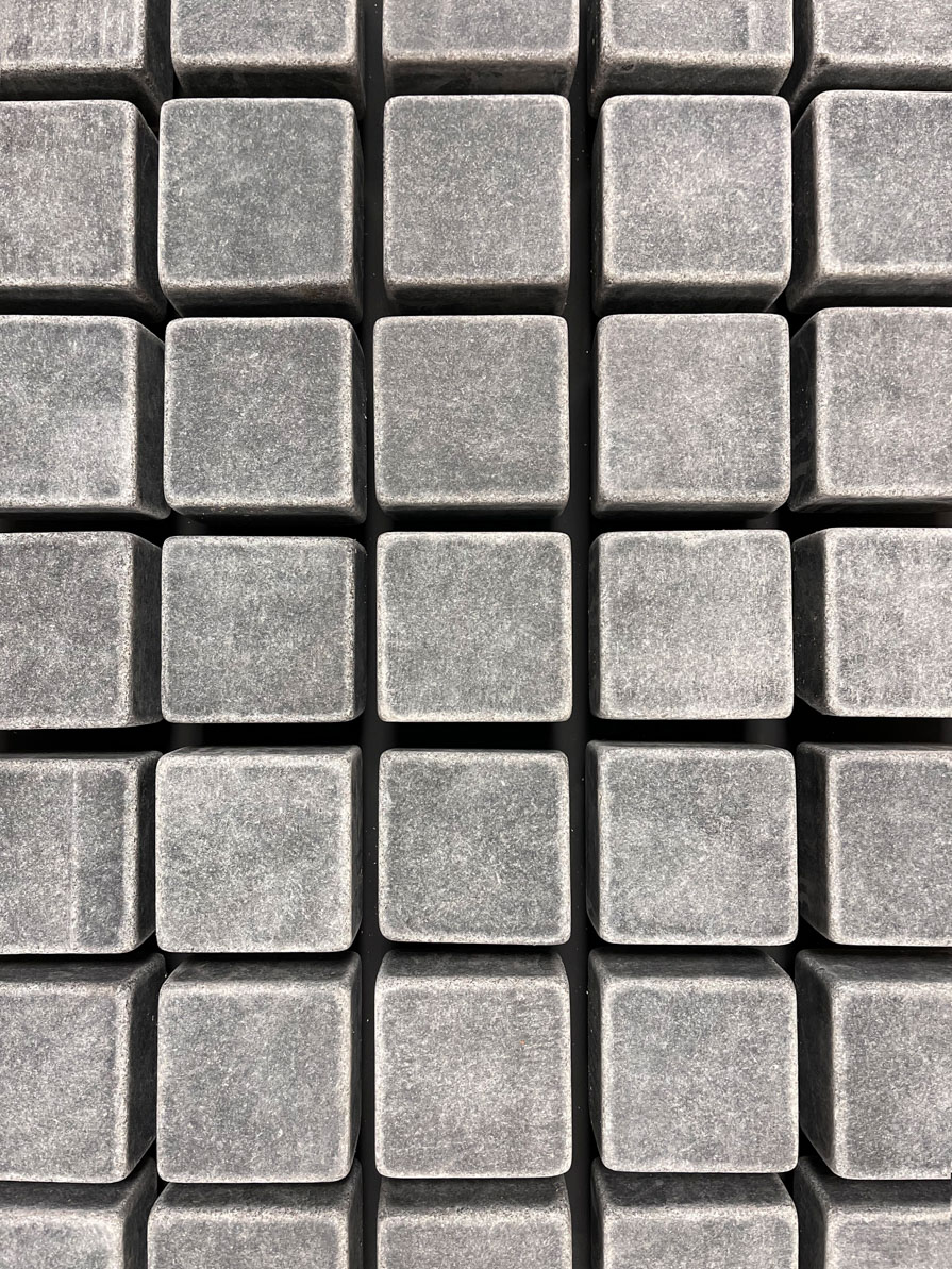 Брусчатка F2849 (80х80х50 мм)/Гранит Габбро/Черный/Пиленый + Галтованный - изображение 2