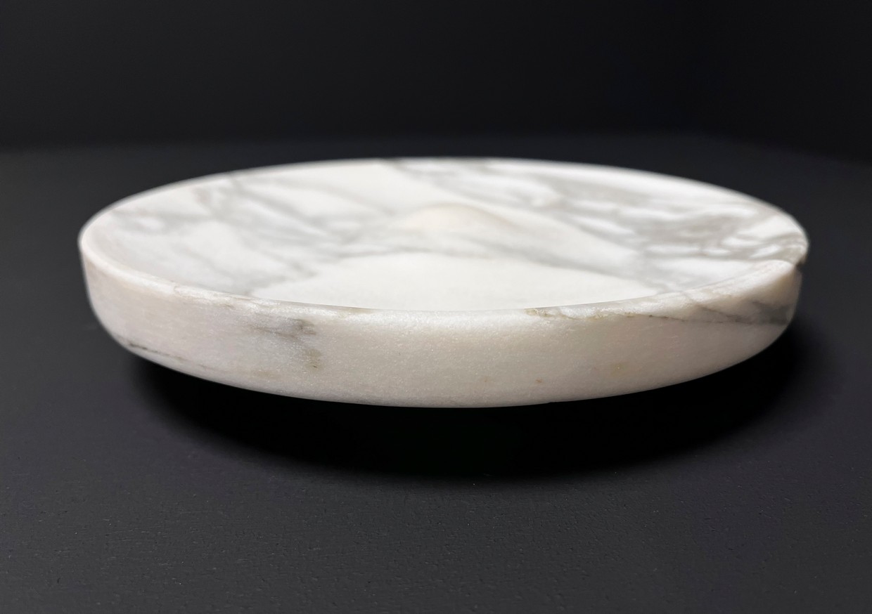 СПK Ключница круглая (185х185х18 мм)/Мрамор Calacatta/Белый/Лощение - изображение 1