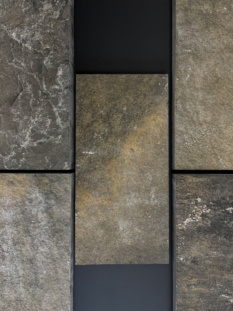 Плитка E0701 толщ 10-90 (600х300х10 мм)/Гранит Габбро/Черный/Скала, Натуральный скол - изображение 2