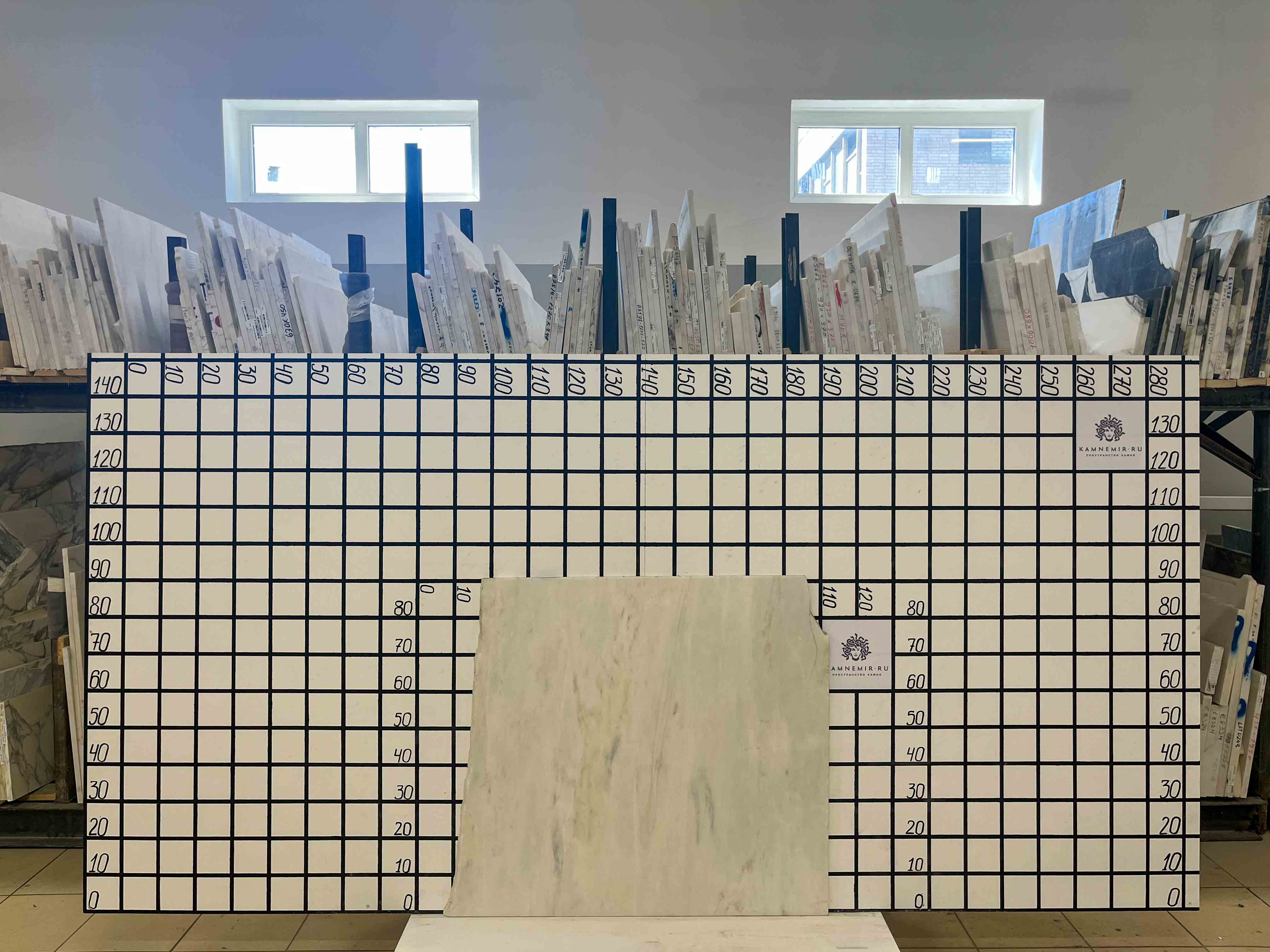 Изображение Заготовка F2488 (890х830х20 мм)/Мрамор Bianco Lasa Vena Oro/Белый/Антик