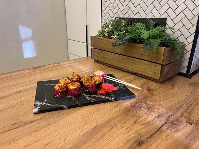 СПK Подставка "Поднос" (300х200х10 мм)/Гранит Гранатовый Амфиболит/Черный/Антик - изображение 2