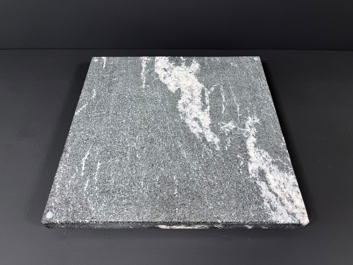 Столешница O3.2 (410х410х30 мм)/Гранит Гранатовый Амфиболит/Черный/Полировка - изображение 3