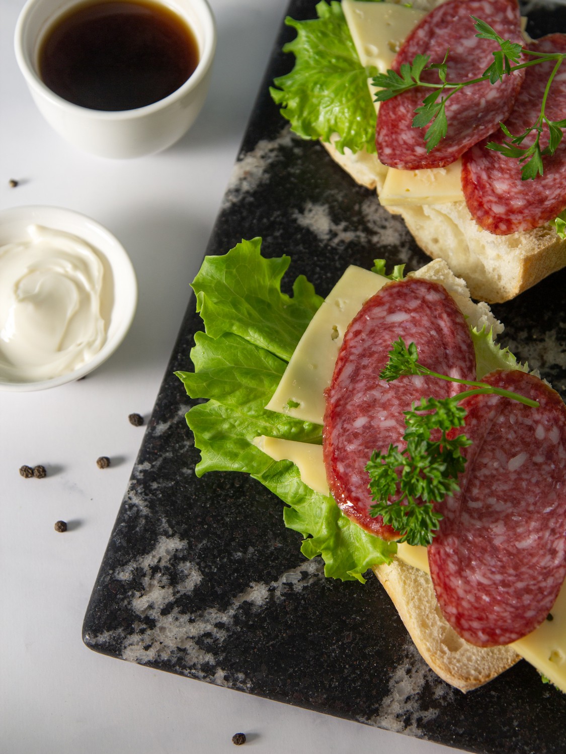 СПK Подставка "Поднос" скругленный (300х200х10 мм)/Гранит Гранатовый Амфиболит/Черный/Антик - изображение 6