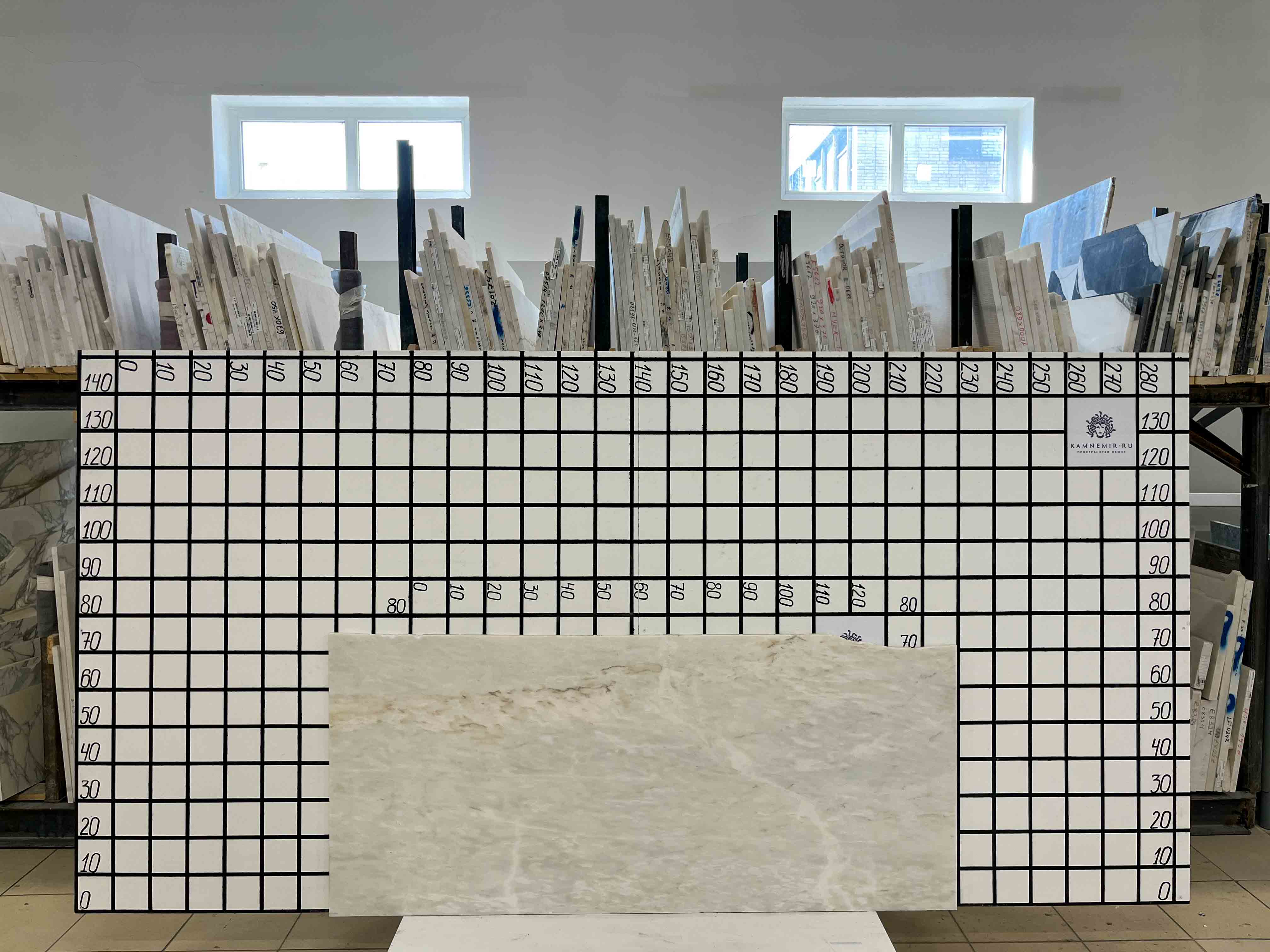 Заготовка  (730х700х20 мм)/Мрамор Bianco Lasa Vena Oro/Белый/Антик - изображение 2