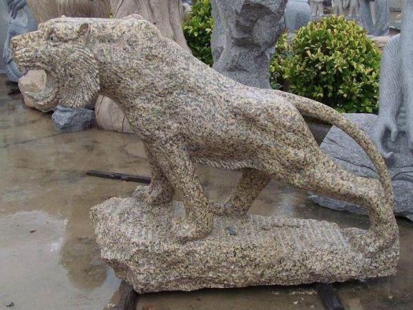 Гранитная скульптура - Тигр