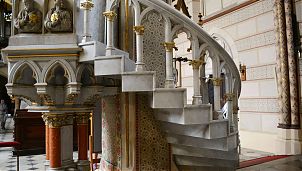 Итальянский мрамор в интерьере чешского готического собора