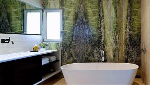 Irish Green в декоративной отделке ванной комнаты