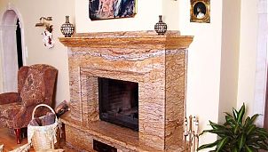 Каминный портал из травертина Travertine Walnut