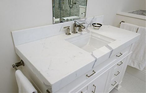Столешница в ванную из мрамора Calacatta Vagli