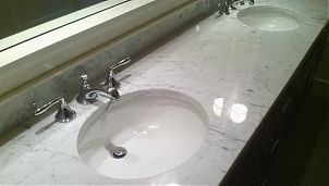 Столешница из Bianco Carrara