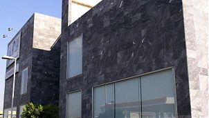 Отделка фасада греческим мрамором Alivery Grey