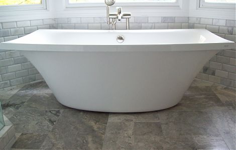 Стильный дизайн ванной в светло-серых тонах