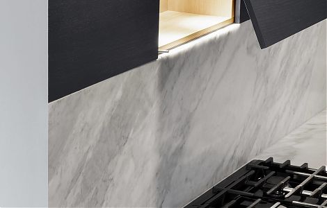 Рабочая зона в итальянском мраморе Bianco Carrara изображение 2