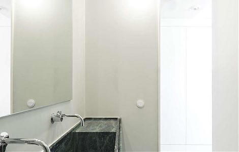 Отделка ванной комнаты мрамором India Green изображение 1