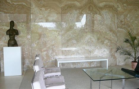 Стеновая панель из мраморного оникса Caramel изображение 1