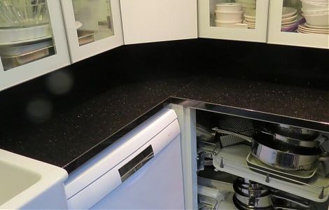 Рабочие поверхности кухни из Black Galaxy изображение 1