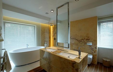 Ванная комната в мраморном ониксе Nuvolato изображение 2