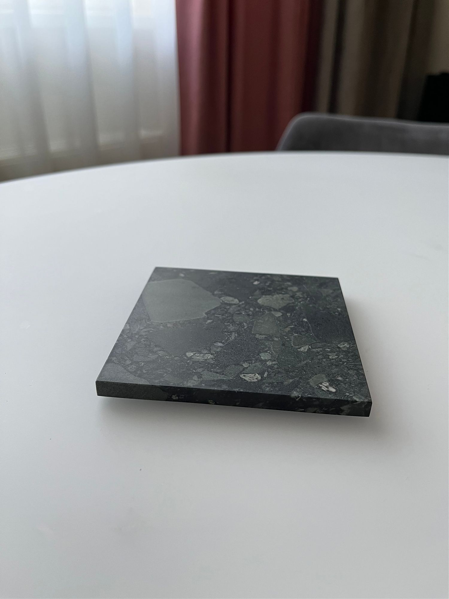 Изображение СПK Подставка квадратная (105х105х8 мм)/Конгломерат Onego Green/Зеленый/Лощение