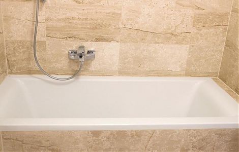 Отделка ванной комнаты бежевым мрамором Diano Reale изображение 1
