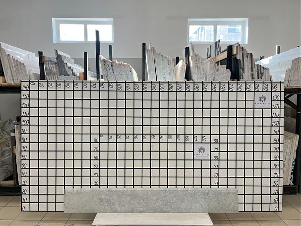 Подоконник со сколами (2000х270х30 мм)/Мрамор Bianco Carrara/Белый/Полировка - изображение 1